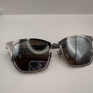 Ted Baker London | Accessories | Ted Baker Sunglasses | Poshmark display picture 3